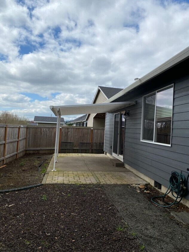 Foto del edificio - Charming 4 bedroom, 2 bath in Lebanon