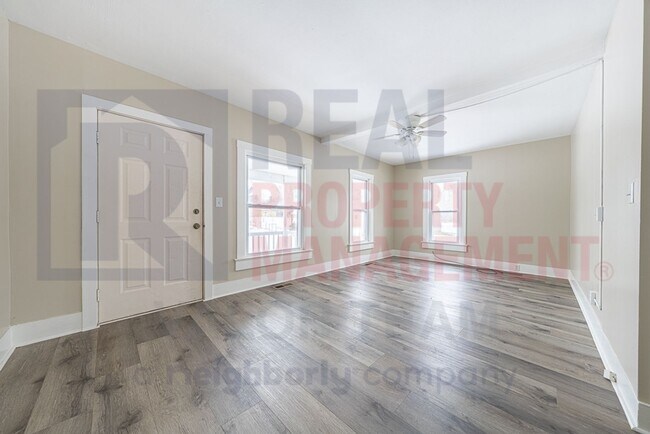 Foto del edificio - 6256 Wayland Rd