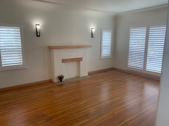 Building Photo - 454 N Ogden Dr
