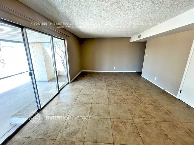 Foto del edificio - 10412 W Devonshire Ave