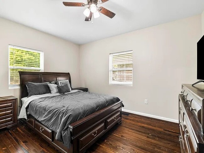 Foto del edificio - 73 E 8th St