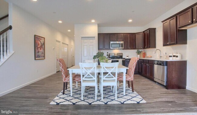 Foto del edificio - 1706 Shady Ln