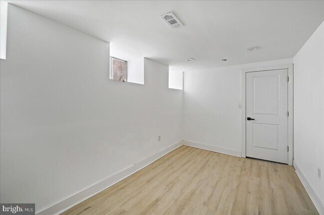 Building Photo - 5111 Willows Ave