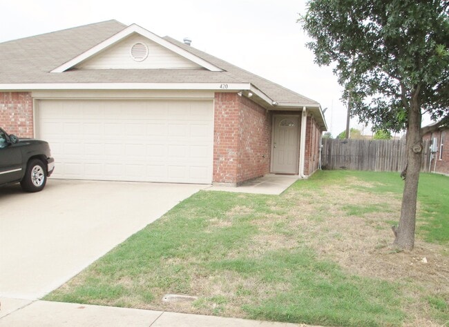 Photo - 420 Amber Ln (Crowley, TX) Townhome