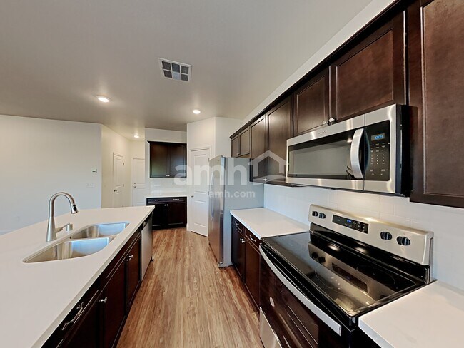 Foto del edificio - 6031 Schmidt St