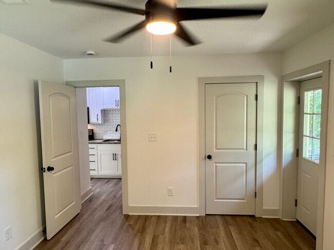Foto del edificio - 1473 Calhoun St Ln