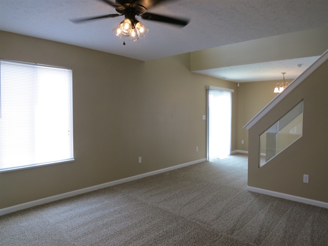 Building Photo - 627 Pine Lake Dr