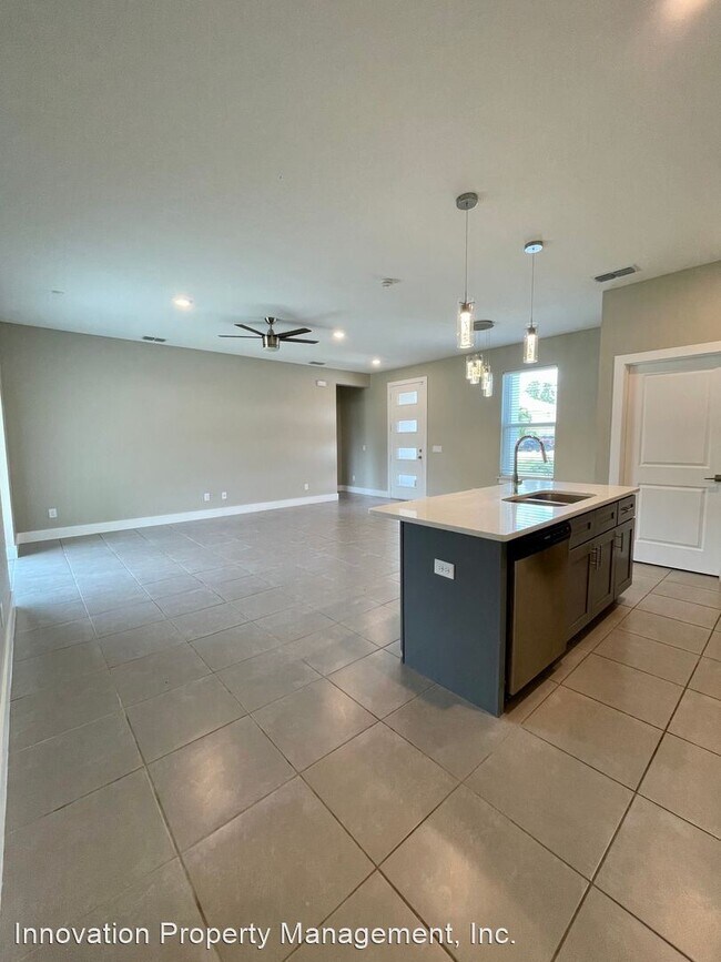 Building Photo - 4 br, 2 bath House - 302 Salmon Way