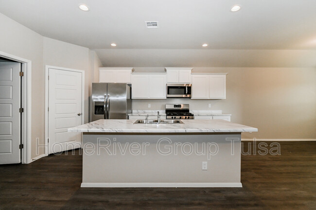 Building Photo - 7504 E 157th Pl S