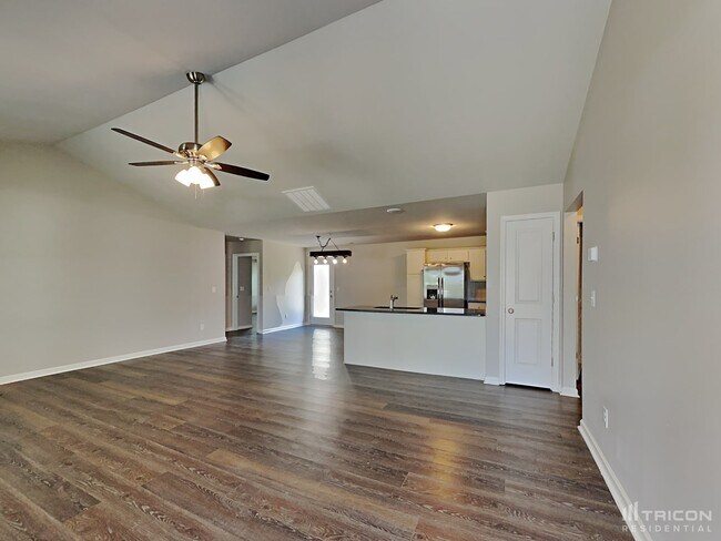Foto del edificio - 221 Cornfield Ln