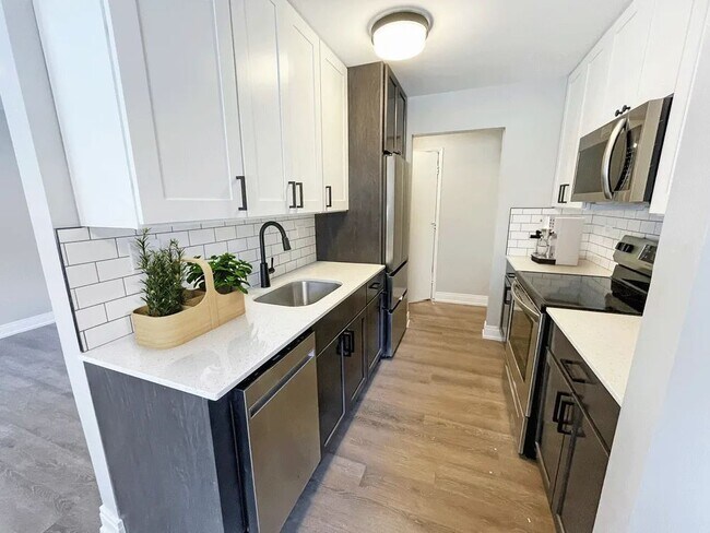 Foto del edificio - 6040 N Sheridan Rd