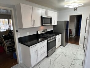 Building Photo - 5478 Mary Ln Dr