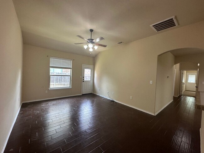 Building Photo - Townhome for rent