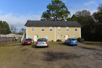 Building Photo - 1601 Bedell Ave