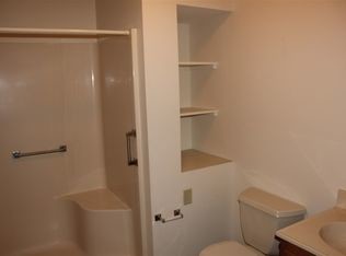Foto del edificio - 1300 E Belmont St