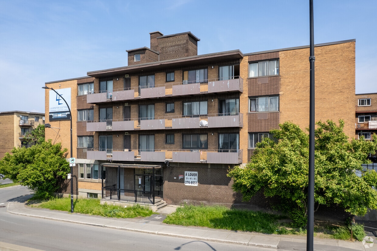 Building Photo - 890 Boul Crémazie
