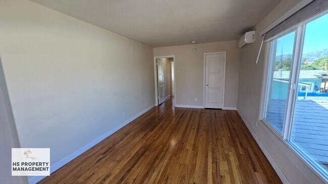 Foto del edificio - 412 S Sunshine Ave