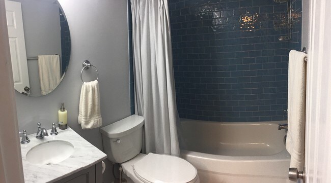 Baño - 602 Columbia Rd NW