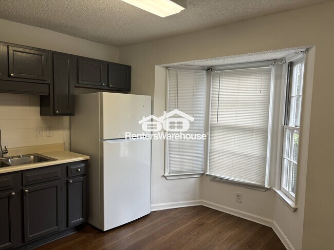 Foto del edificio - 1140 Country Club Pl