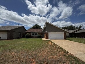 Building Photo - 5609 Evanbrook Terrace