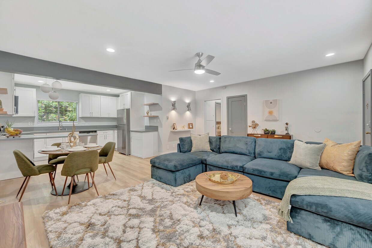 Foto principal - Palm View Village (Furnished Units Available)