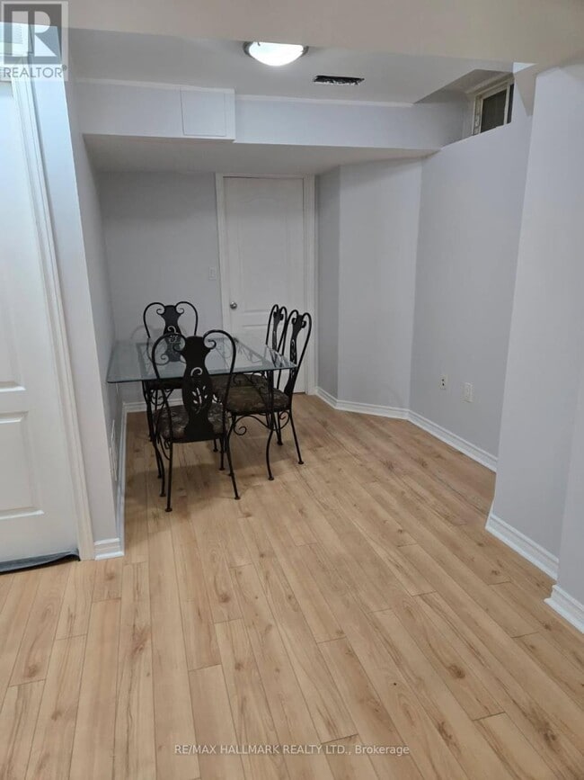 Building Photo - 2 Lady Loretta Ln