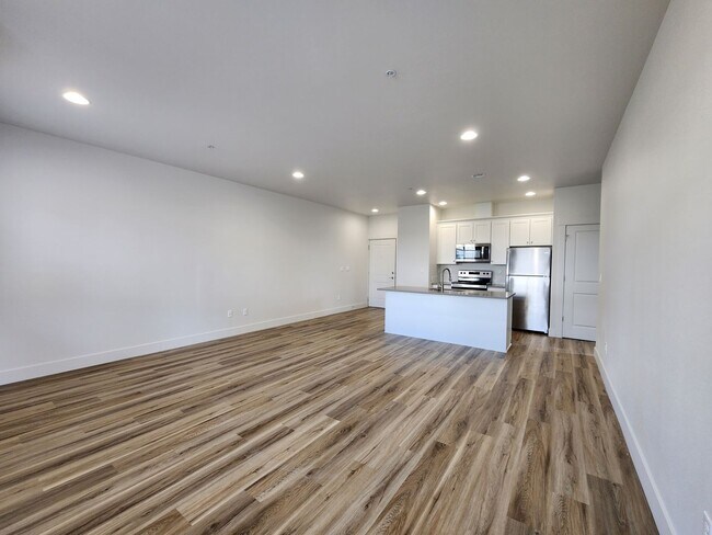 Foto del edificio - $500 MOVE IN SPECIAL - FREE RENT - Beautiful Brand New Modern Apartment Homes in Keizer