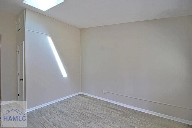 Foto del edificio - 713 Sharon St