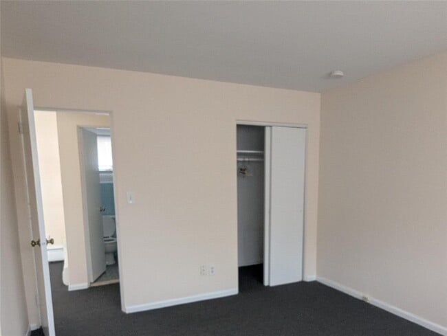 Building Photo - 113 E Washington Ave