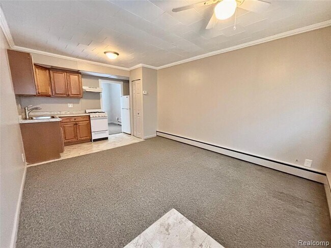 Building Photo - 65 N Washington St