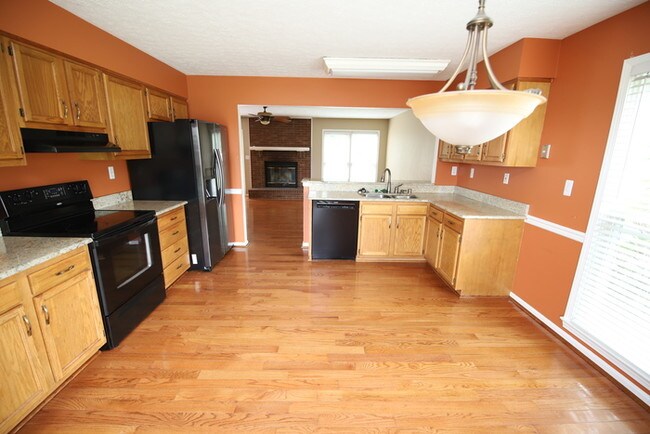 Building Photo - 4BD/2BA Single Family Home