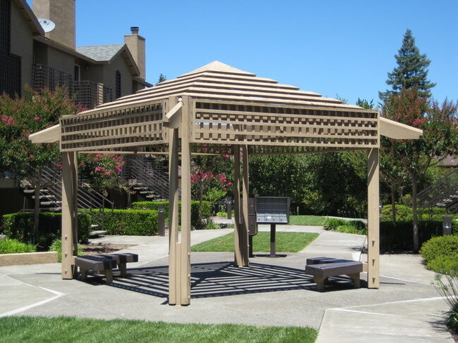 Building Photo - 1130 Pear Tree Ln