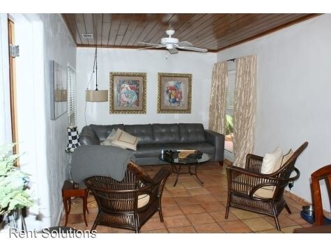 Building Photo - 3 br, 2 bath House - 3114 W Fielder St.