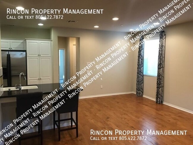Foto del edificio - Former Model Home *2 Bedroom Detached Town...