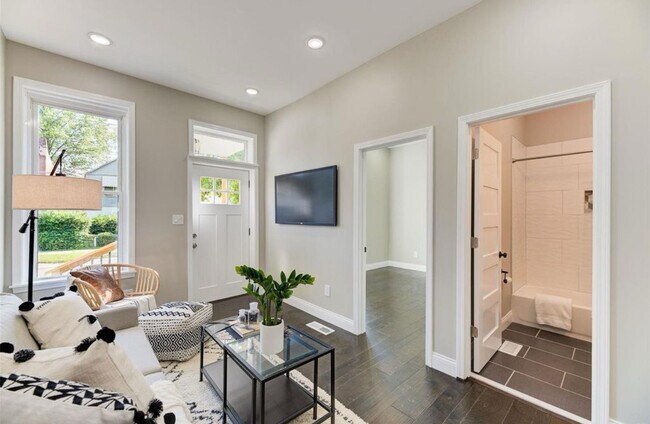 Foto del edificio - 4355 Hunt Ave