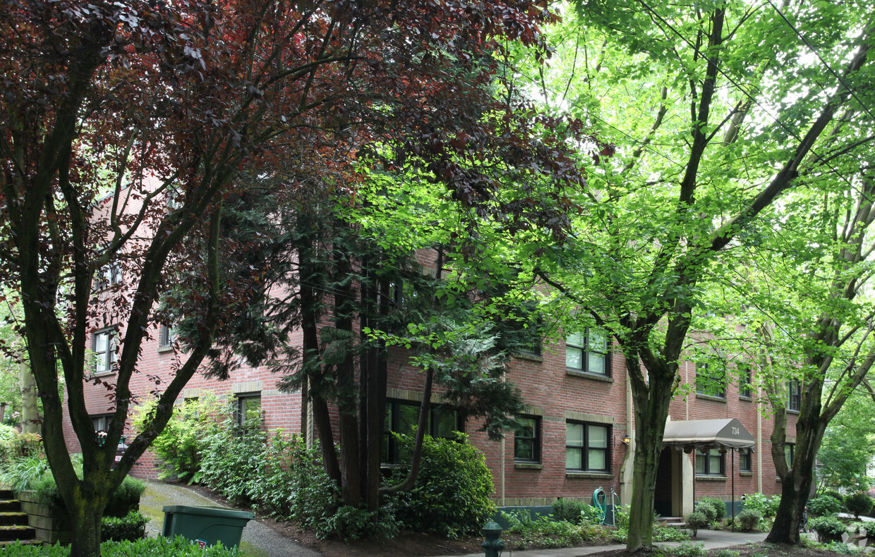 Building Photo - Broadway Crest Apartments