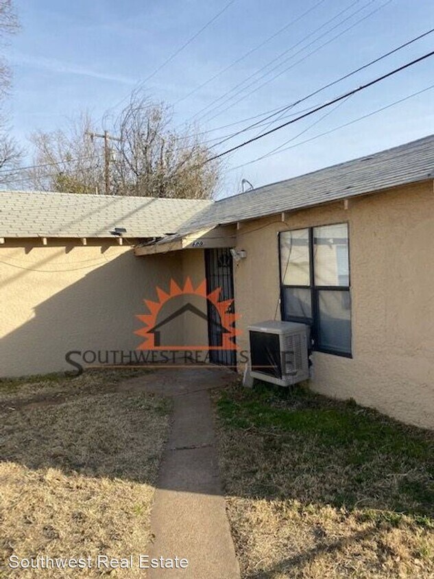 Primary Photo - 1 br, 1 bath House - 608 E 6th