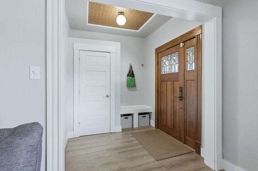 Foto del edificio - Beautiful 3 Bedroom Craftsman Bungalow Furnished or Unfurnished Available NOW!