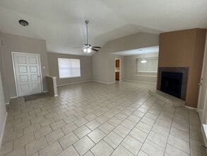 Building Photo - 2126 Collingsfield Dr