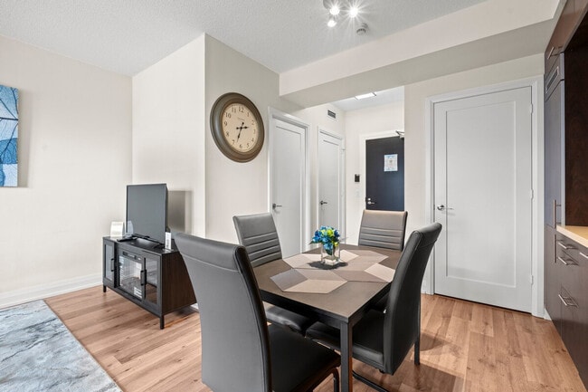 Photo du bâtiment - 4789 Yonge St