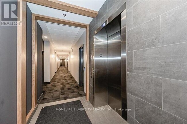 Building Photo - 247 Northfield Dr E