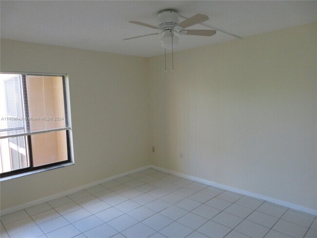 Foto del edificio - 8005 SW 107th Ave
