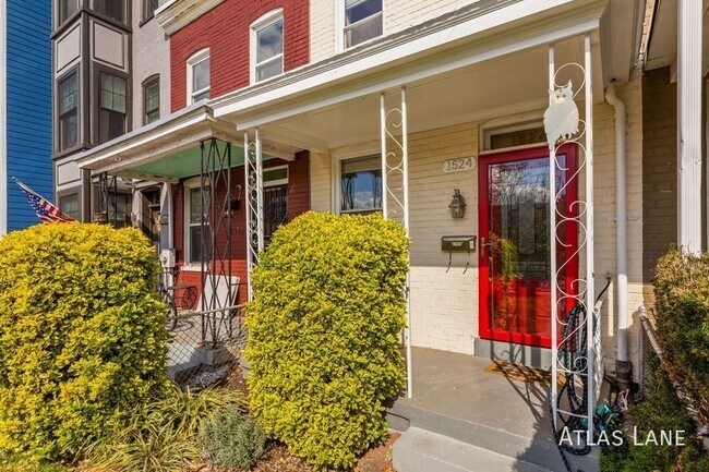 Building Photo - Professionally Managed//2 Bedroom 1.5 Bath...