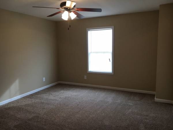Building Photo - 810 Professional Park Dr