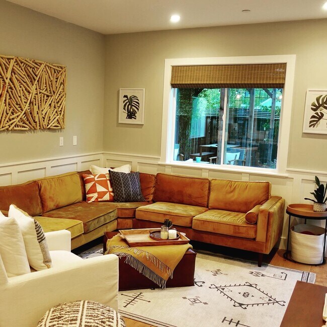 Foto del edificio - 5160 Mattson Pl