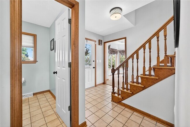 Foto del edificio - 15 High Point Cir