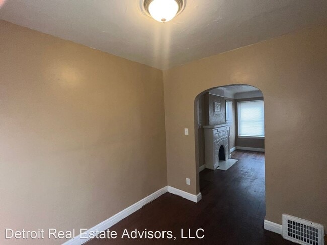 Building Photo - 3 br, 1 bath House - 16215 Hartwell