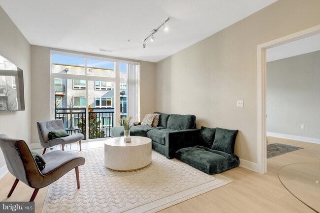 Foto del edificio - 145 Riverhaven Dr