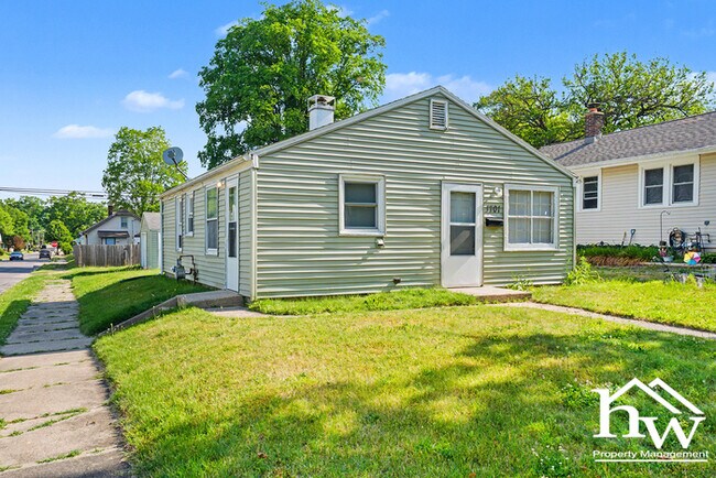 Building Photo - Cute Two Bedroom