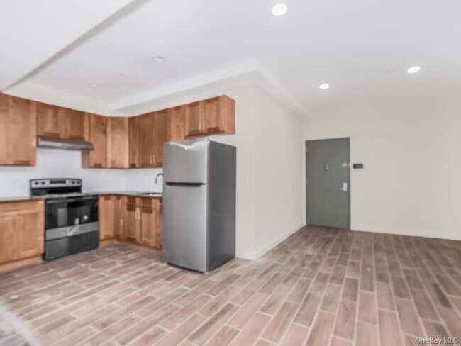 Foto del edificio - 409 Warburton Ave
